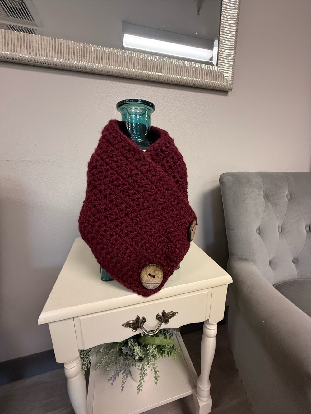 Chunky Knit Buttoned Neck Warmer in Maroon